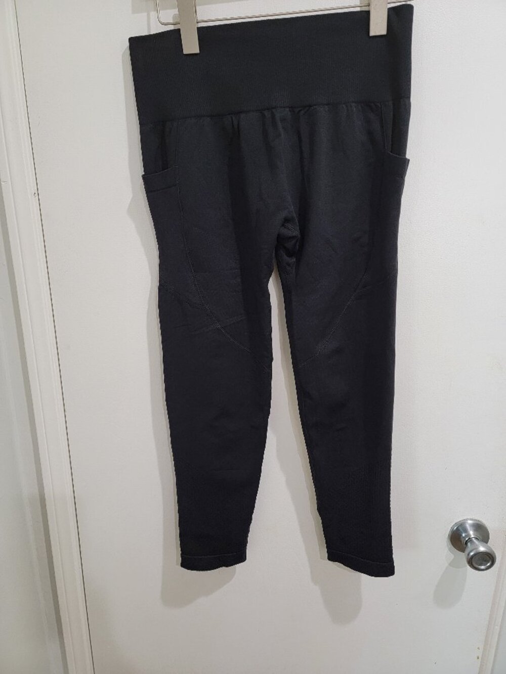Halara OneForm Seamless Flow High Waisted Tummy Control Butt Lifting Pocket Yoga